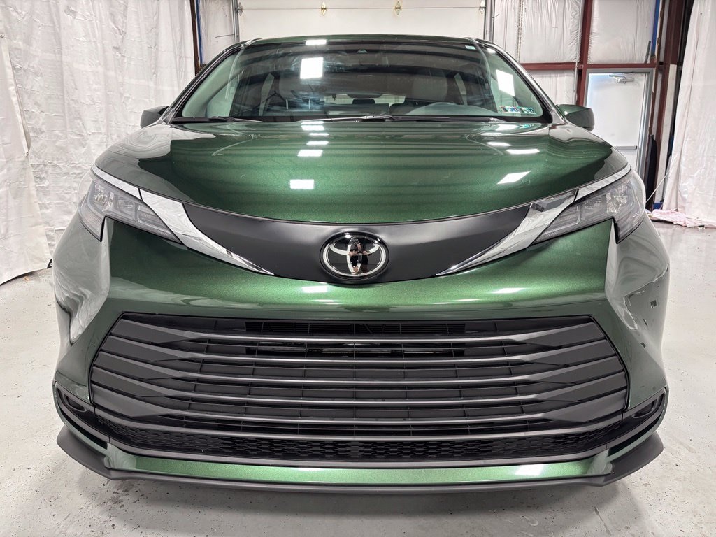 Used 2026 Toyota Sienna LE 8 Passenger Van Passenger Van