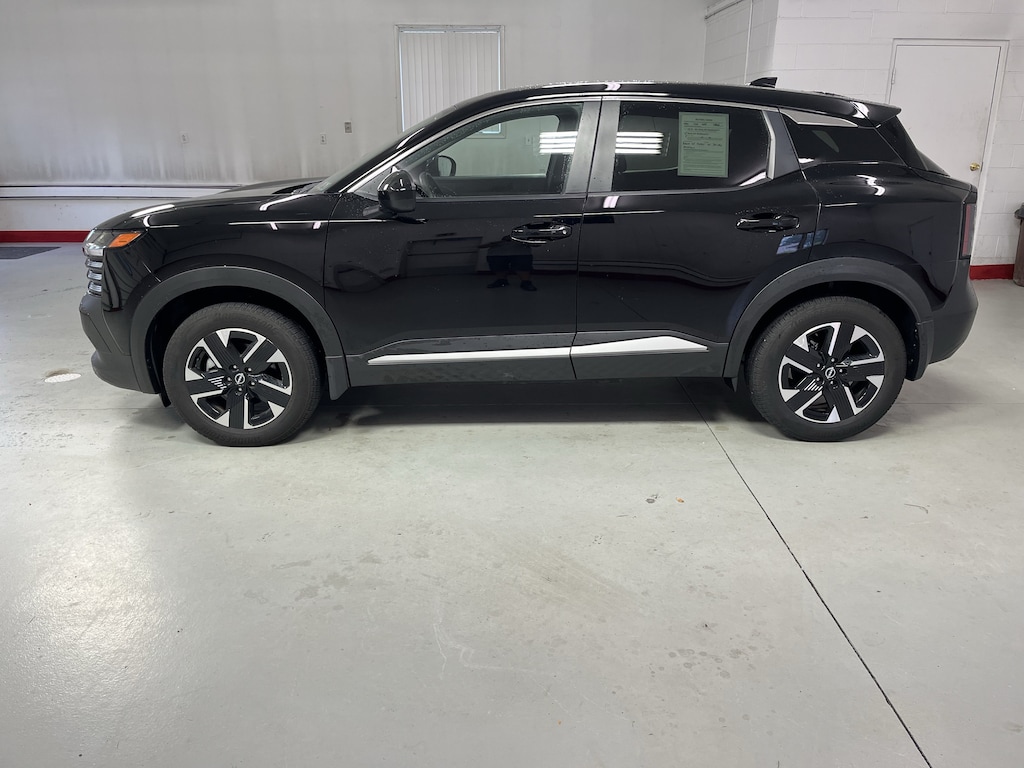 Used 2025 Nissan Kicks SUV