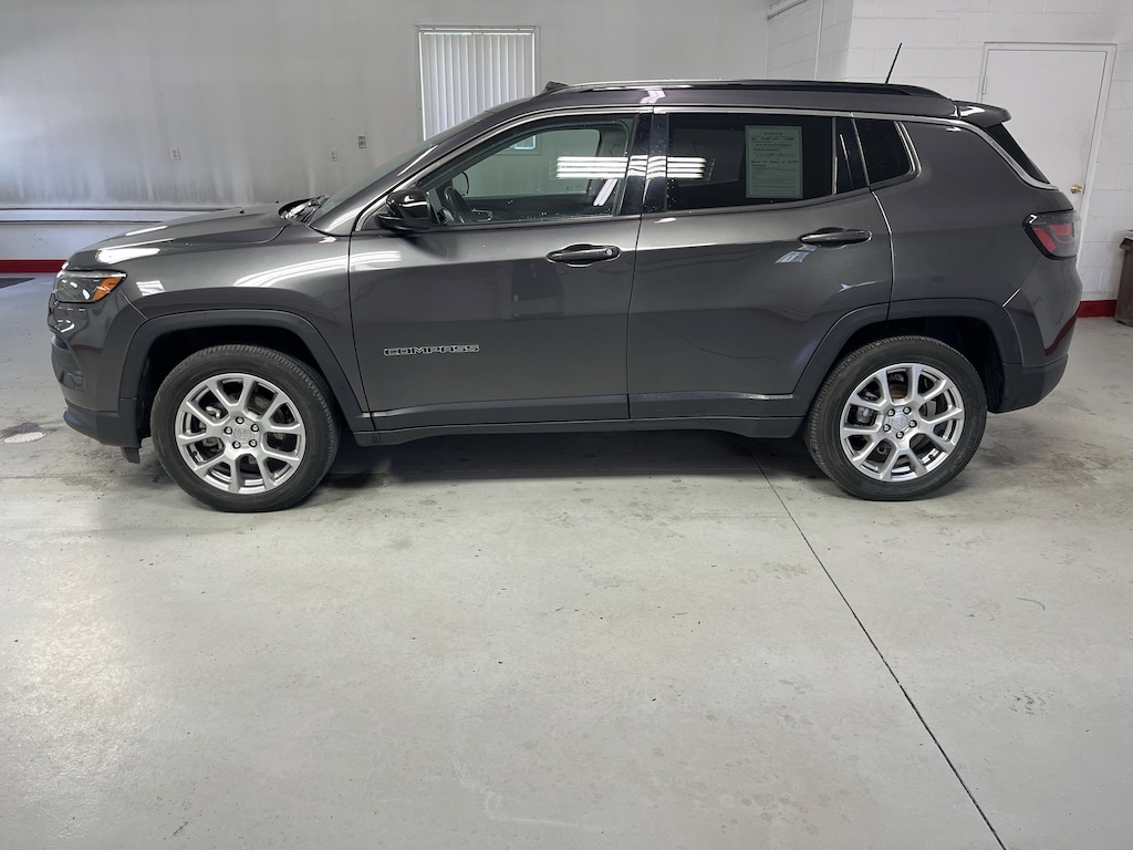 Used 2022 Jeep Compass Latitude Lux SUV