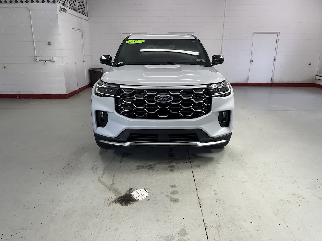 Used 2025 Ford Explorer Platinum SUV