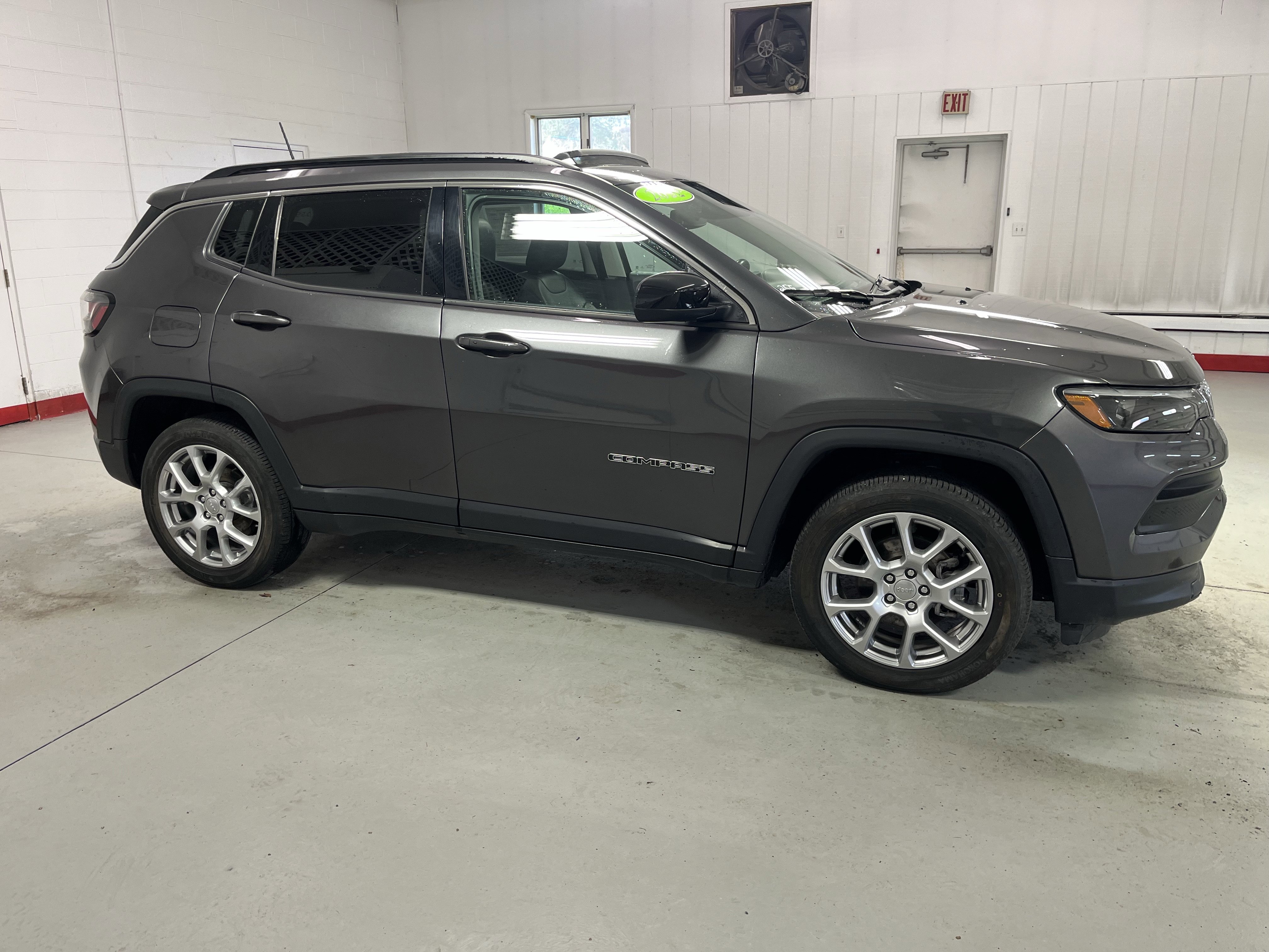 Used 2022 Jeep Compass Latitude Lux SUV