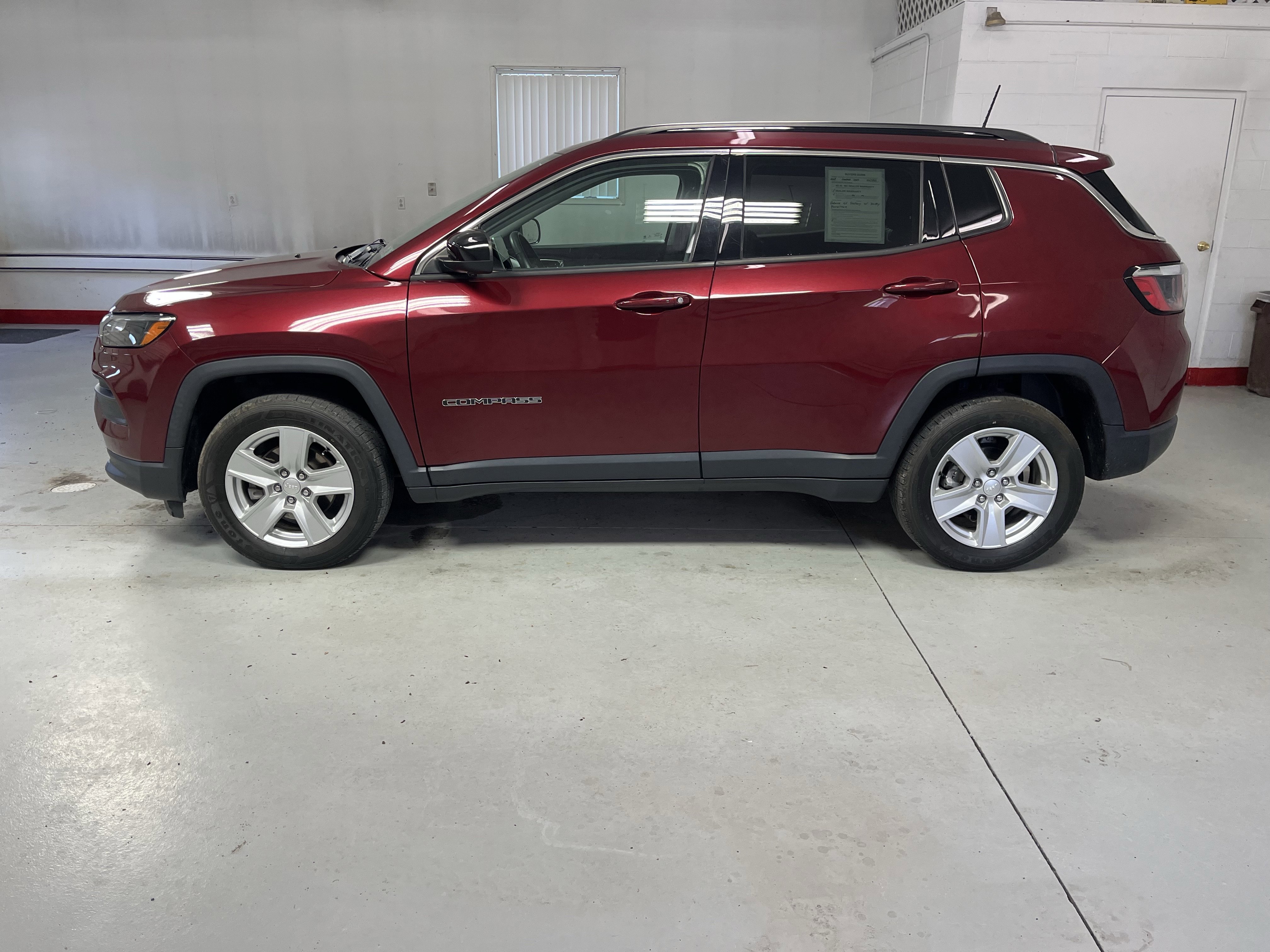 Used 2022 Jeep Compass Latitude SUV