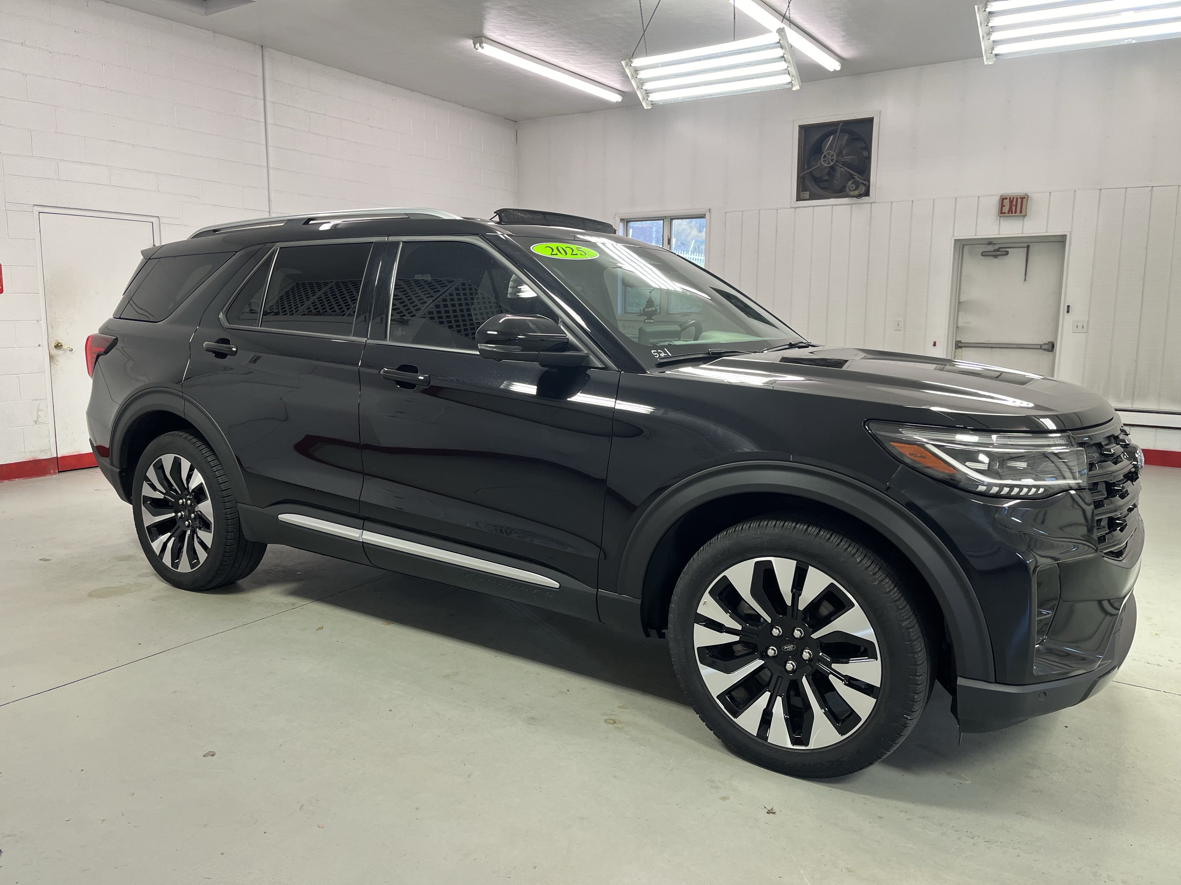 2025 Ford Explorer Platinum SUV