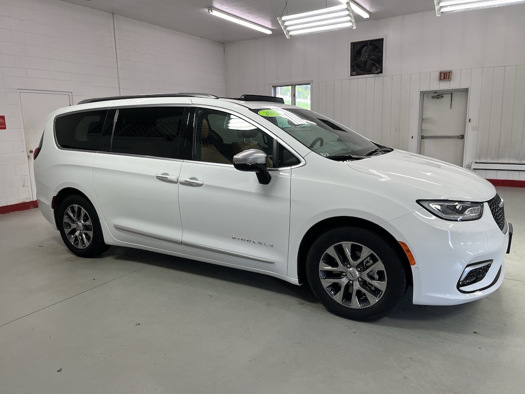 Used 2023 Chrysler Pacifica Plug-In Hybrid Pinnacle Van Passenger Van
