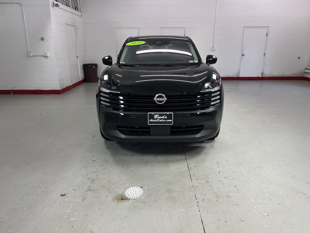 Used 2025 Nissan Kicks SUV