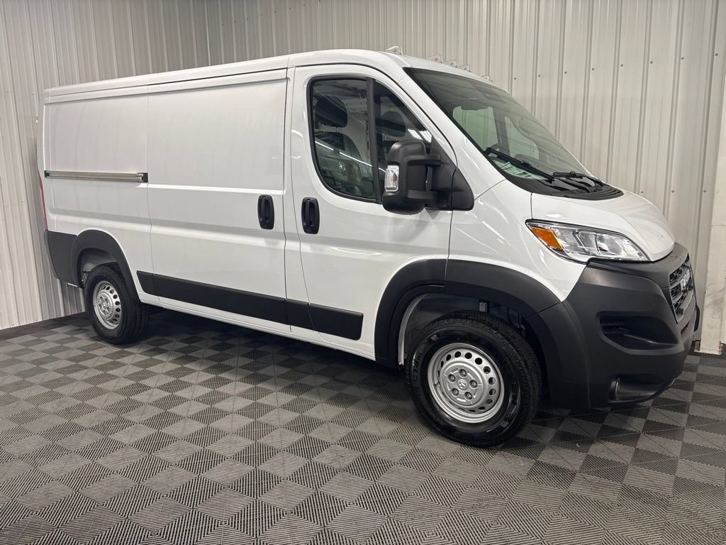 2026 RAM ProMaster Cargo Van Tradesman