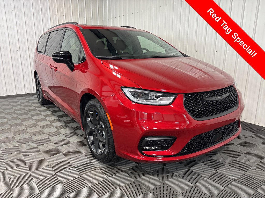 2026 Chrysler Pacifica Limited Passenger Van