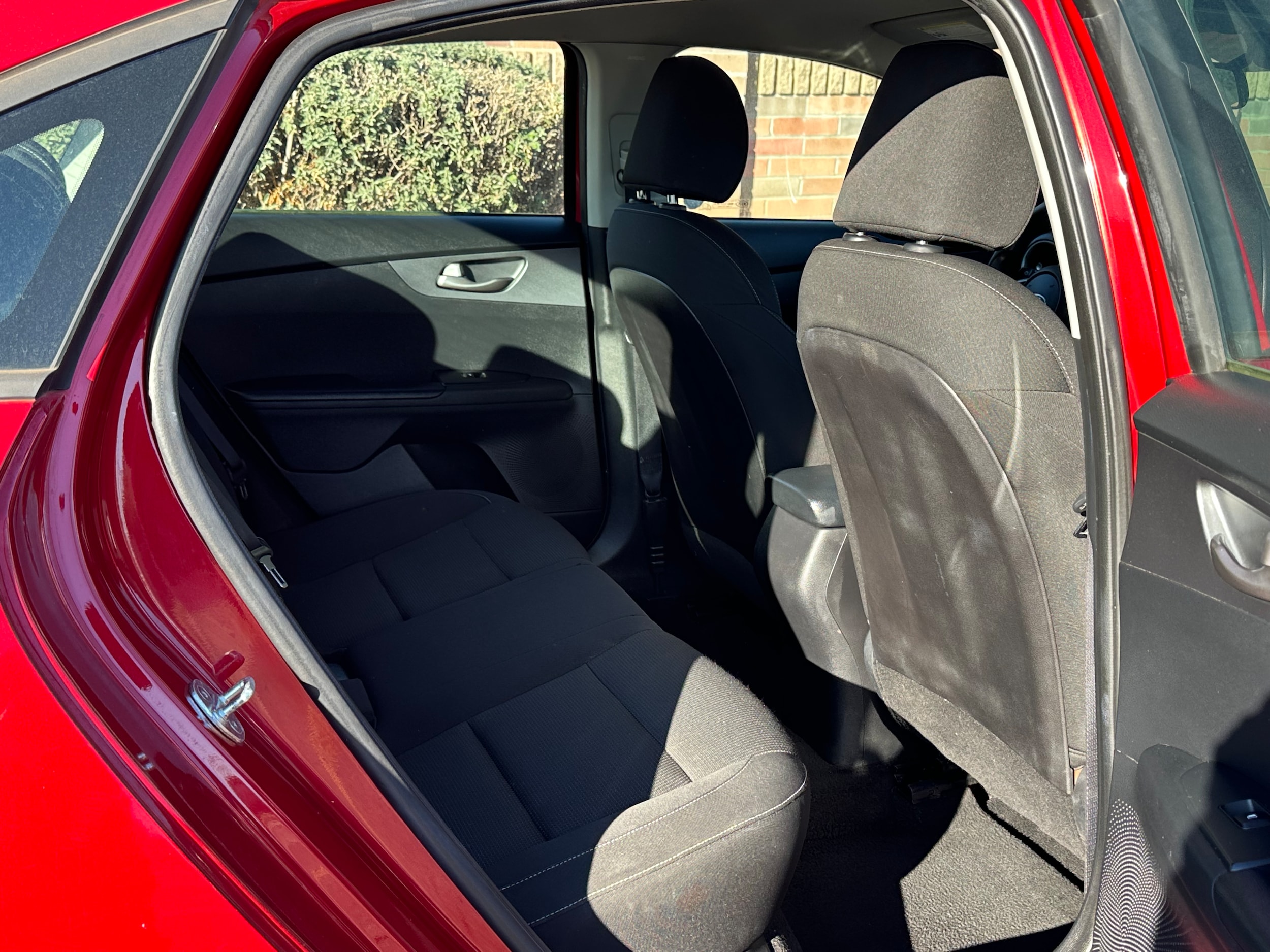 2021 Kia Forte LXS - Photo 12