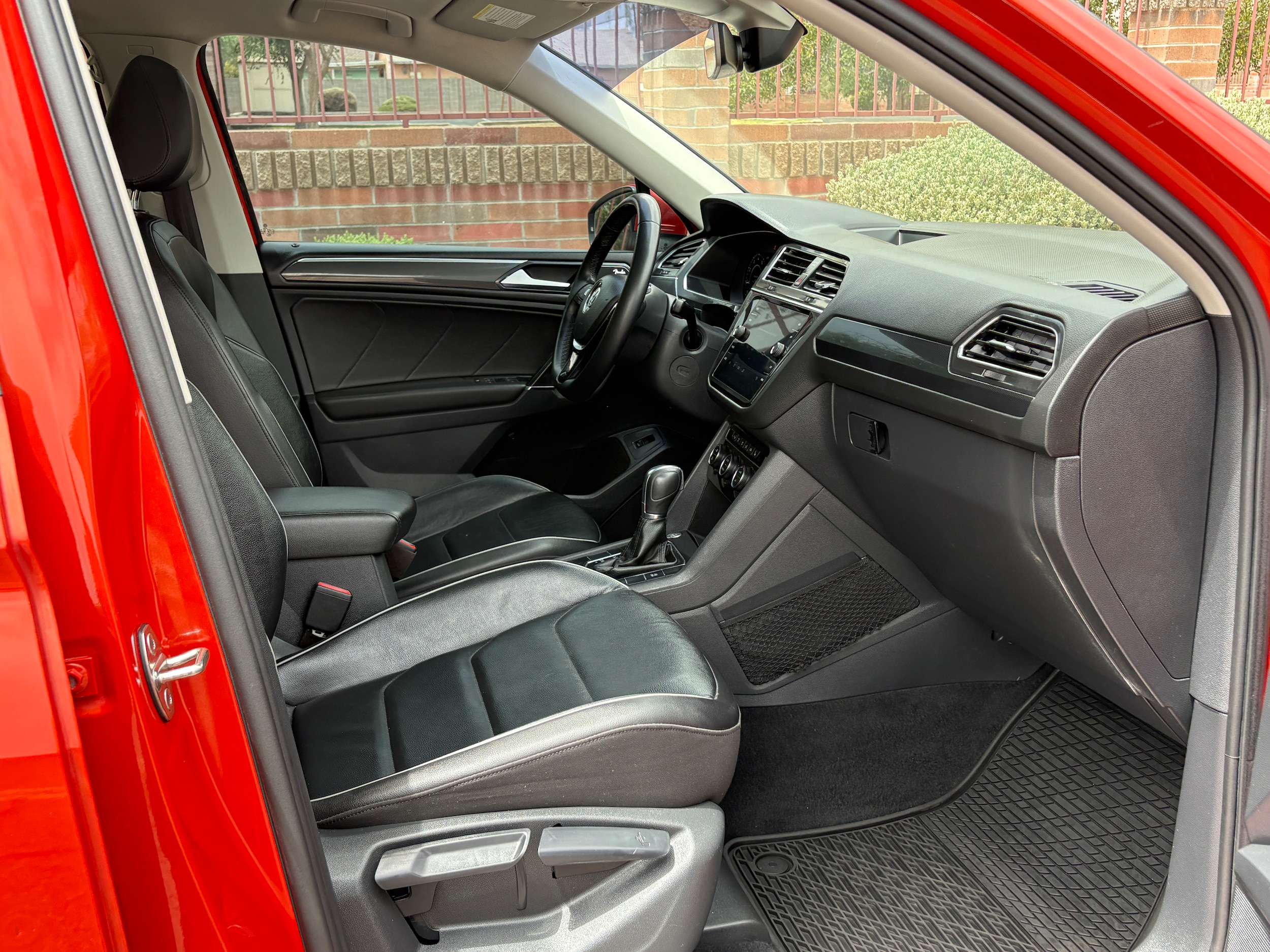 2018 Volkswagen Tiguan SEL Premium - Photo 11