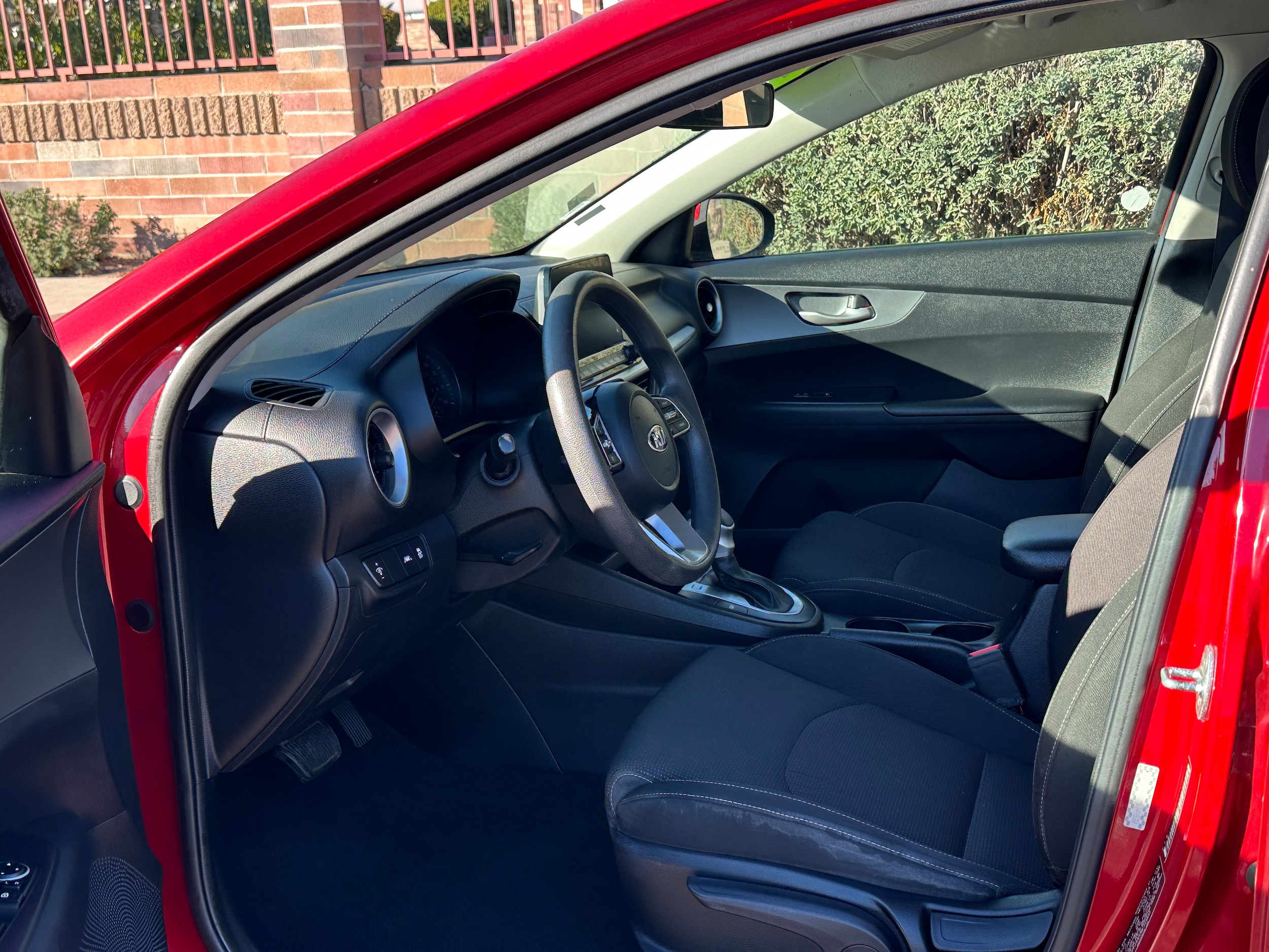 2021 Kia Forte LXS - Photo 6