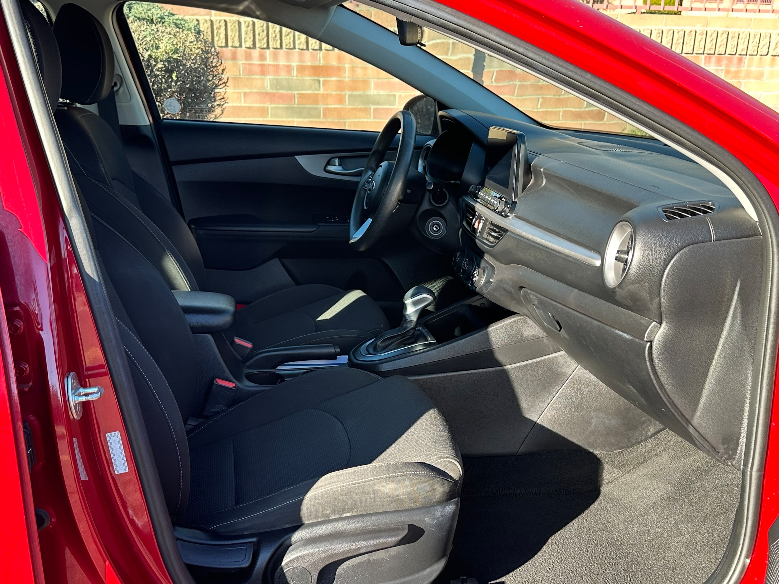 2021 Kia Forte LXS - Photo 11