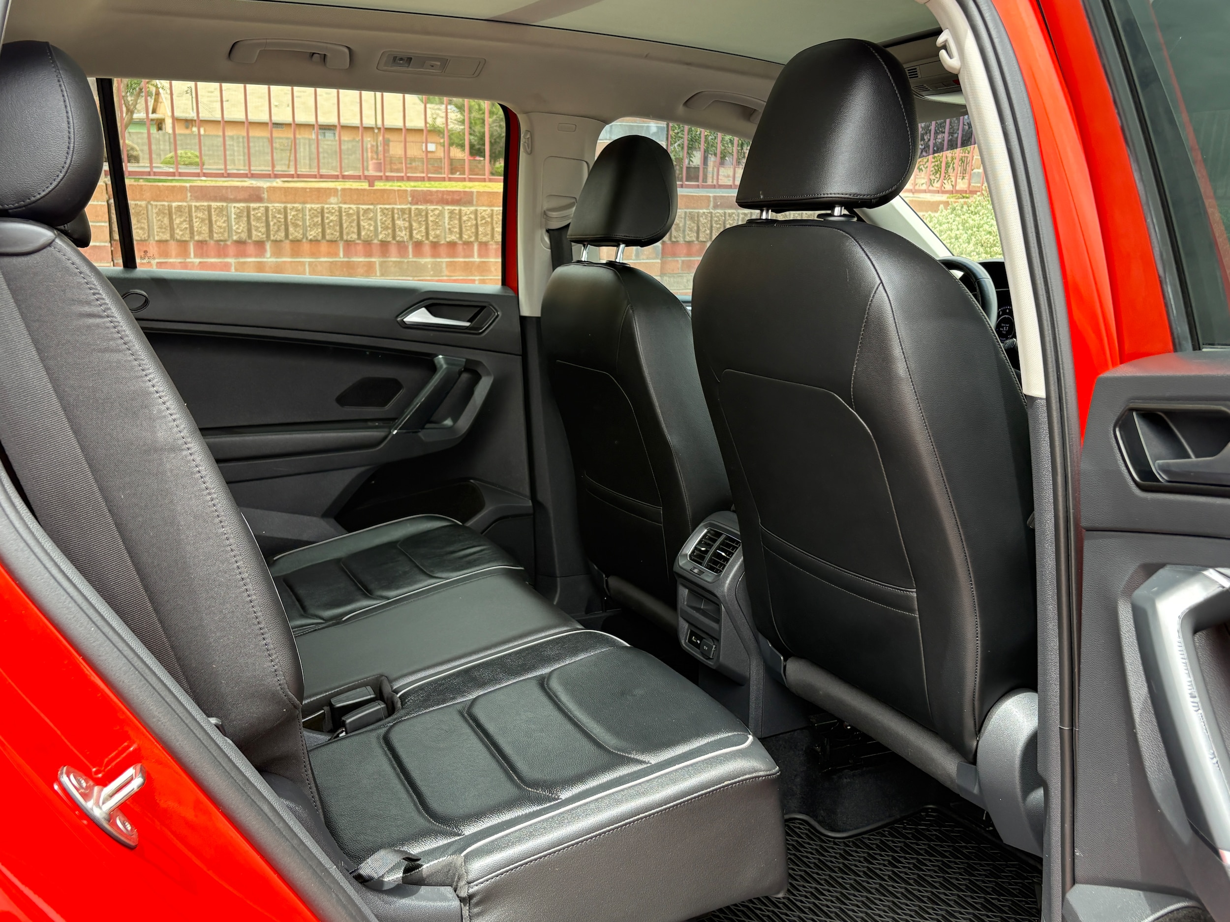 2018 Volkswagen Tiguan SEL Premium - Photo 12