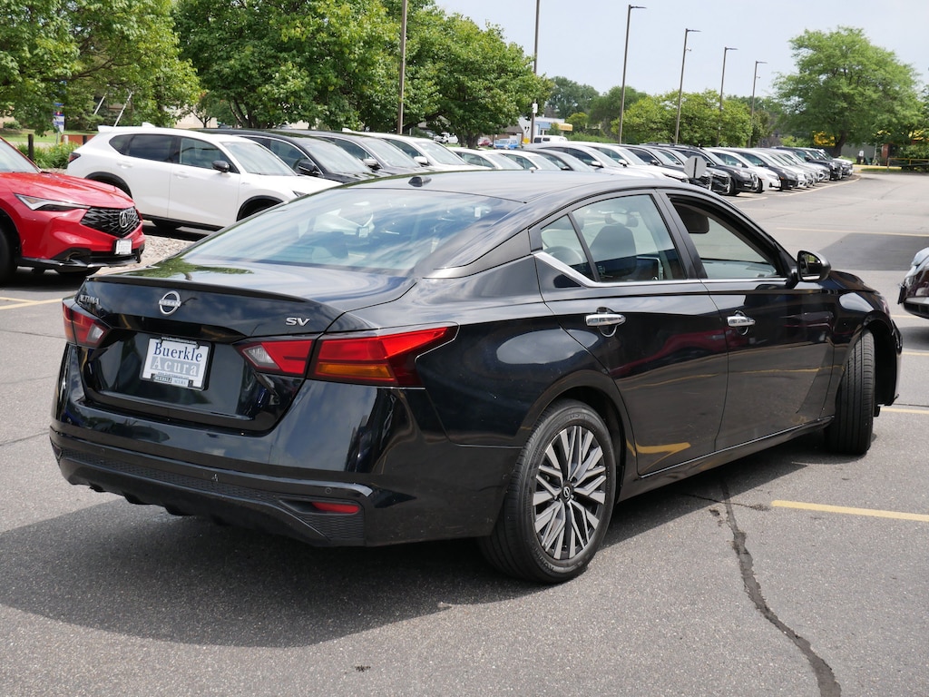 Used 2024 Nissan Altima 2.5 SV Sedan