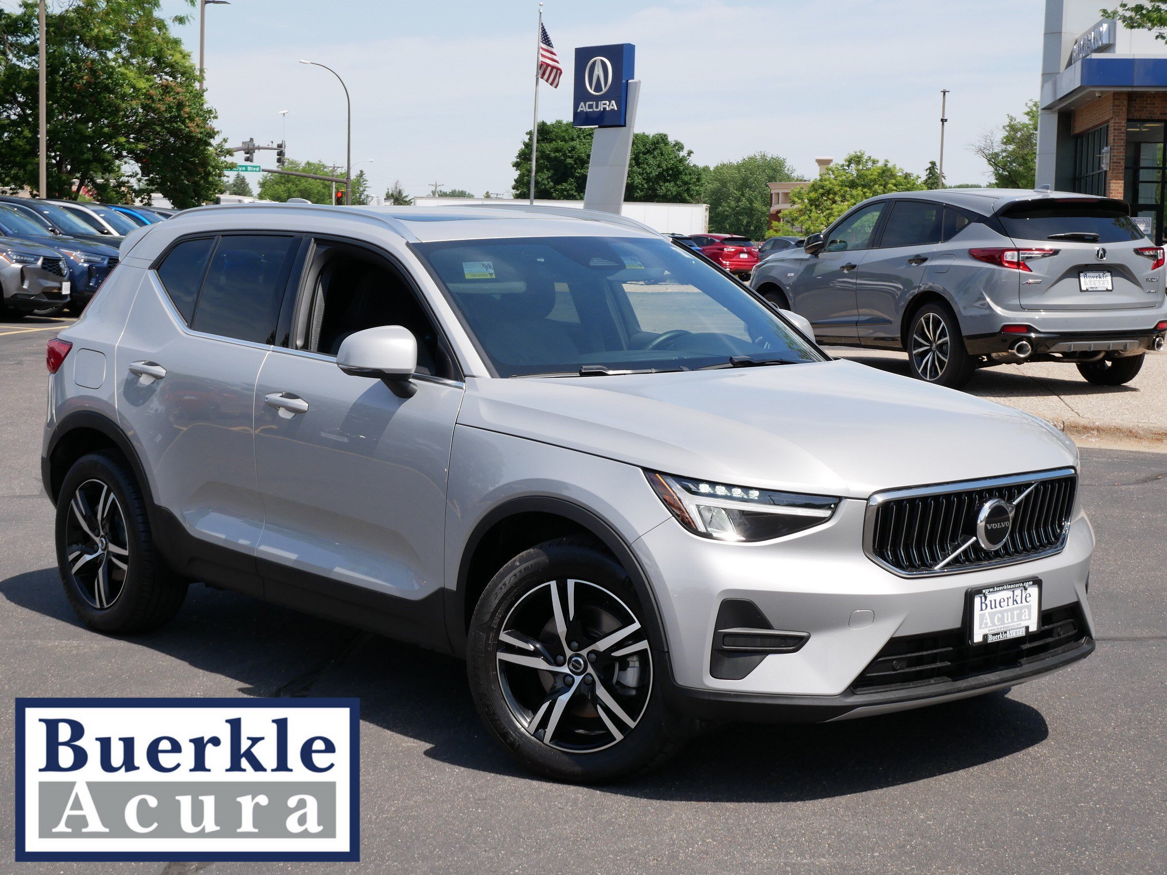 2025 Volvo XC40