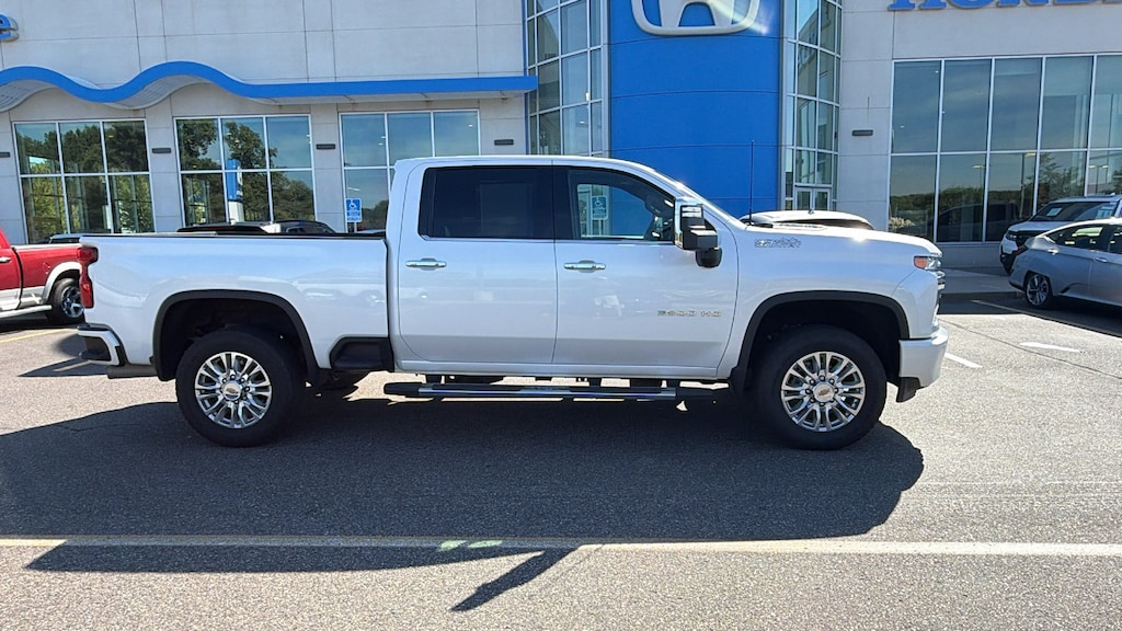 Used 2022 Chevrolet Silverado 3500HD High Country 4WD Crew Cab 159 High Country