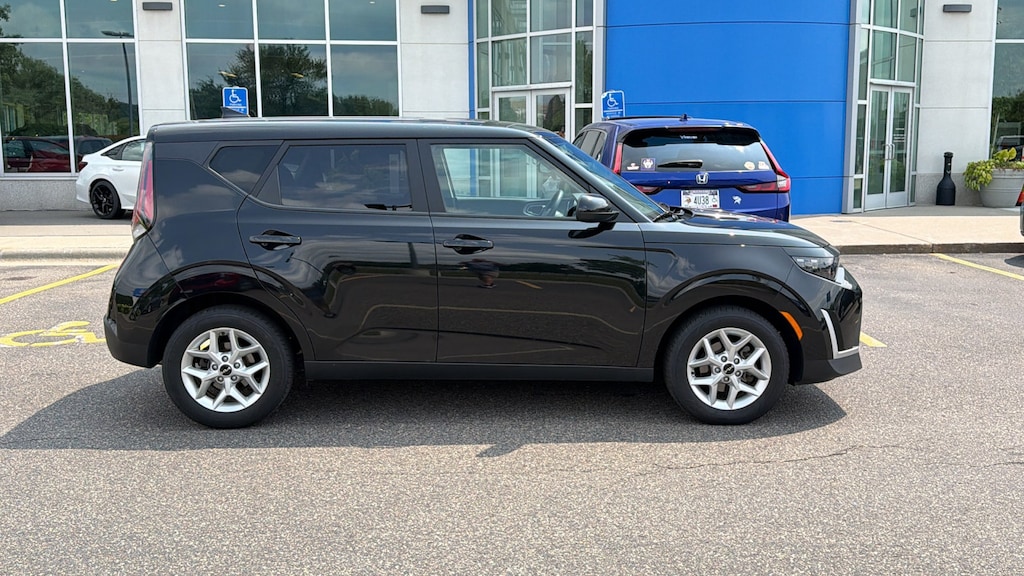Used 2023 Kia Soul LX LX IVT