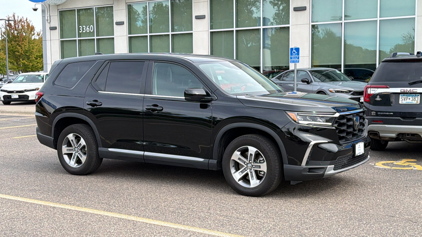 Certified 2024 Honda Pilot EX-L 8 Passenger EX-L 8 Passenger AWD