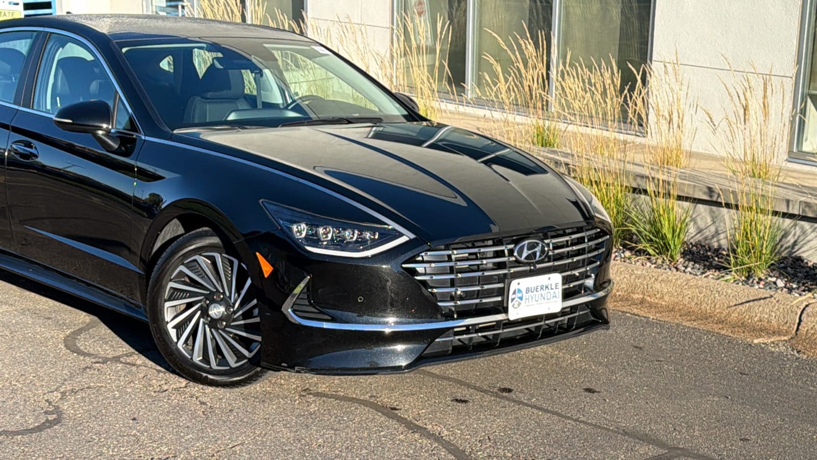 Certified 2021 Hyundai Sonata Hybrid Limited with VIN KMHL54JJ6MA020312 for sale in Saint Paul, Minnesota