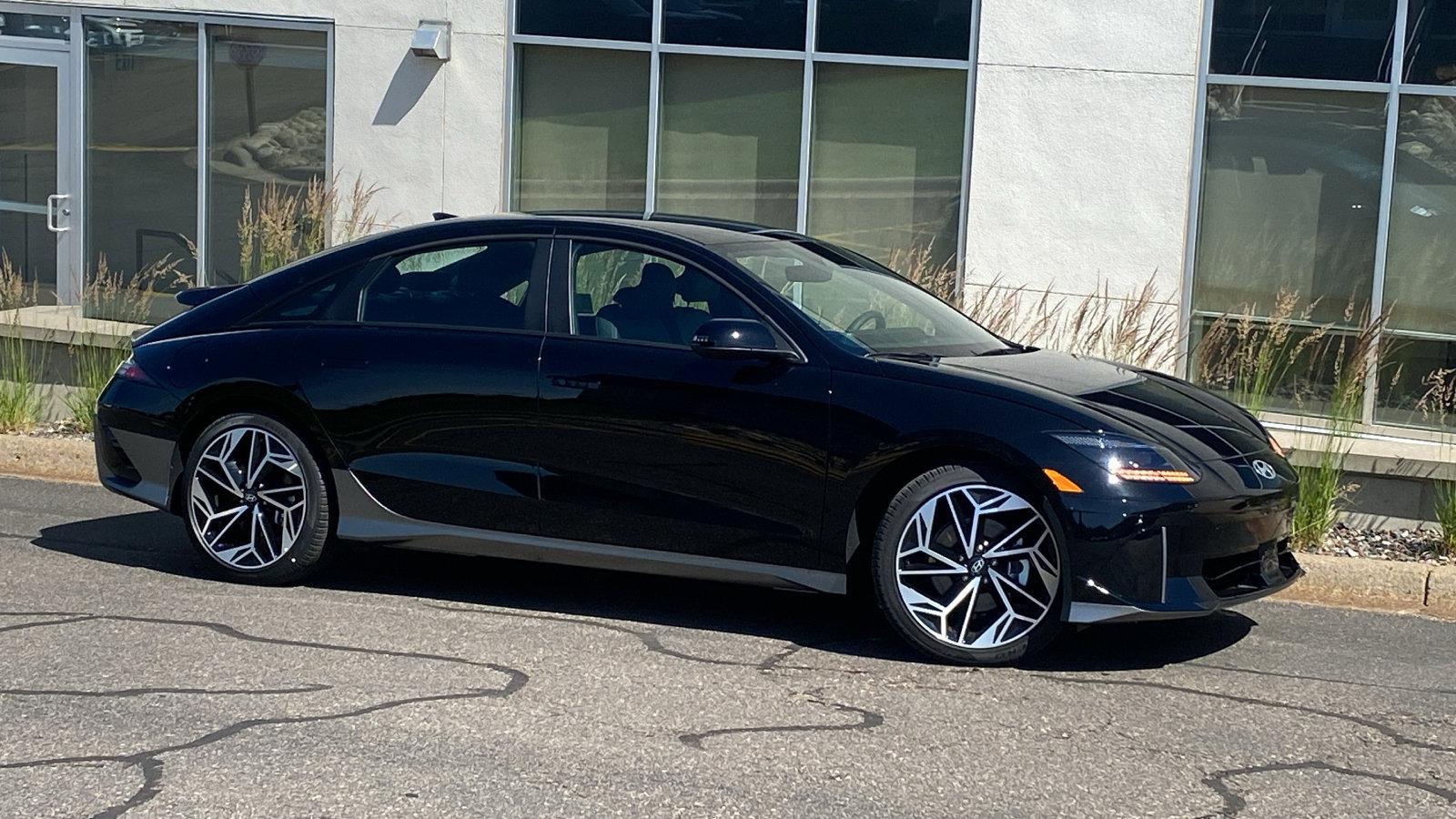 2025 Hyundai IONIQ 6 SEL Sedan