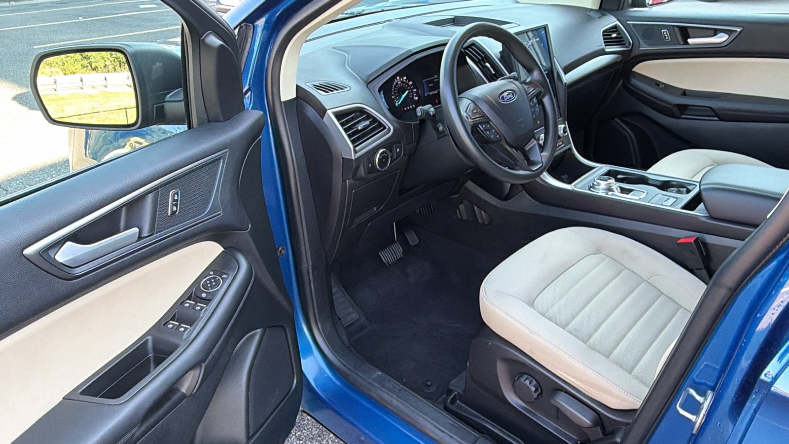 2024 Ford Edge SE - Photo 12