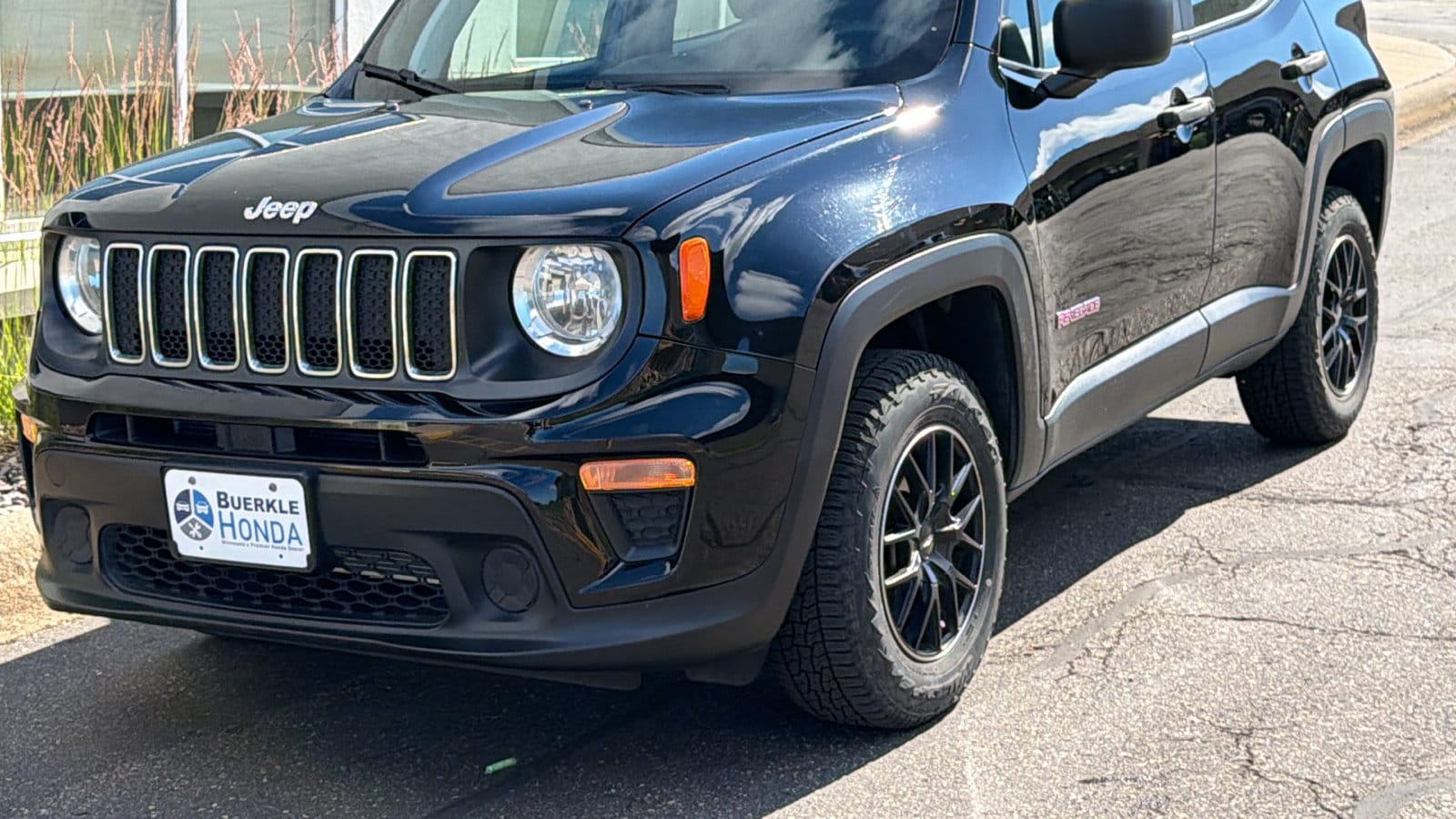 Used 2019 Jeep Renegade Sport with VIN ZACNJBAB2KPJ98055 for sale in Saint Paul, Minnesota