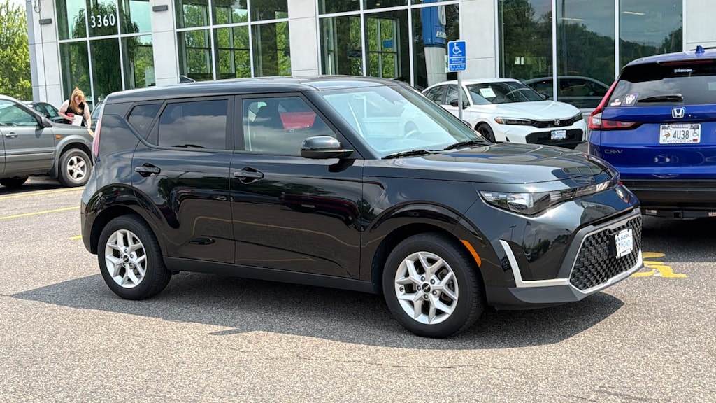 Used 2023 Kia Soul LX Hatchback