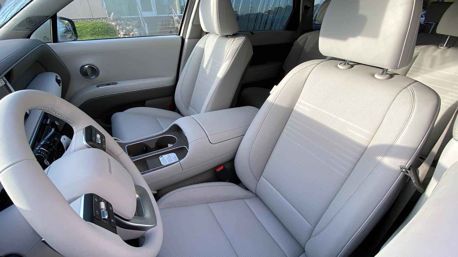 2026 Hyundai Palisade Limited - Photo 8
