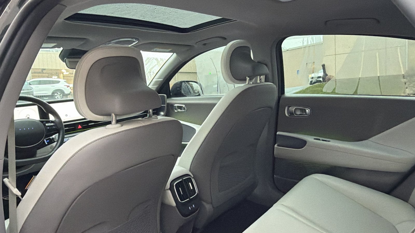 2023 Hyundai IONIQ 6 Limited - Photo 11