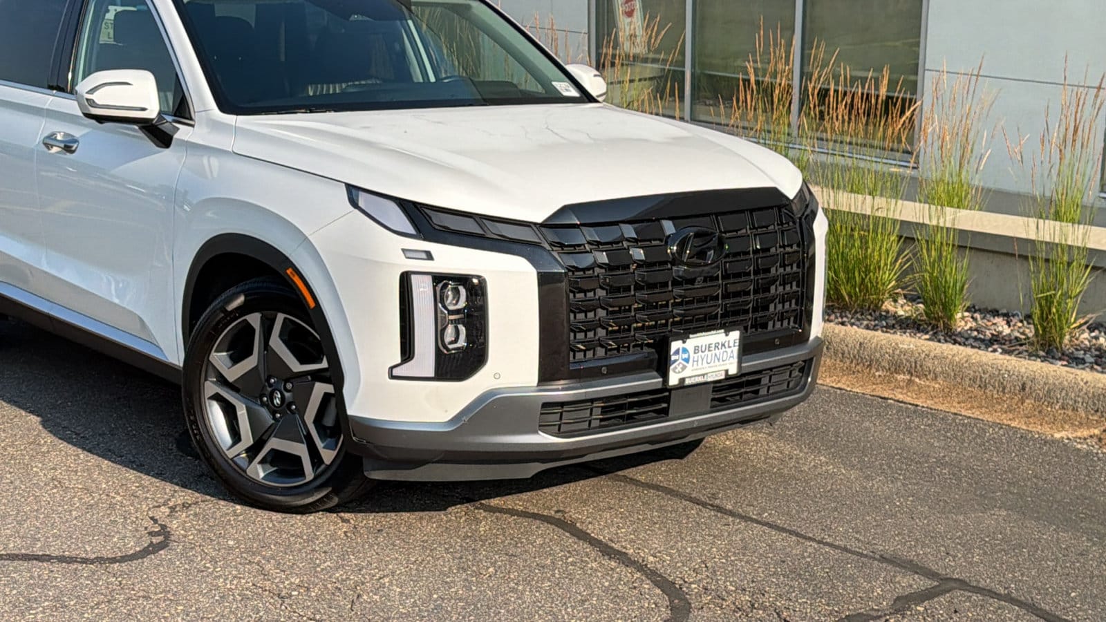 Used 2023 Hyundai Palisade Limited with VIN KM8R5DGE3PU512755 for sale in Saint Paul, Minnesota