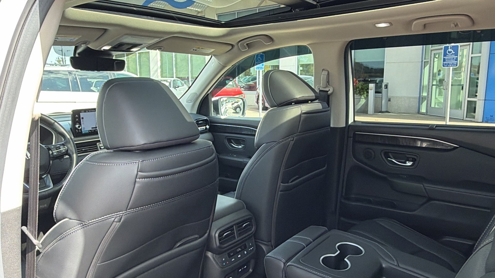 2025 Honda Pilot Elite - Photo 14