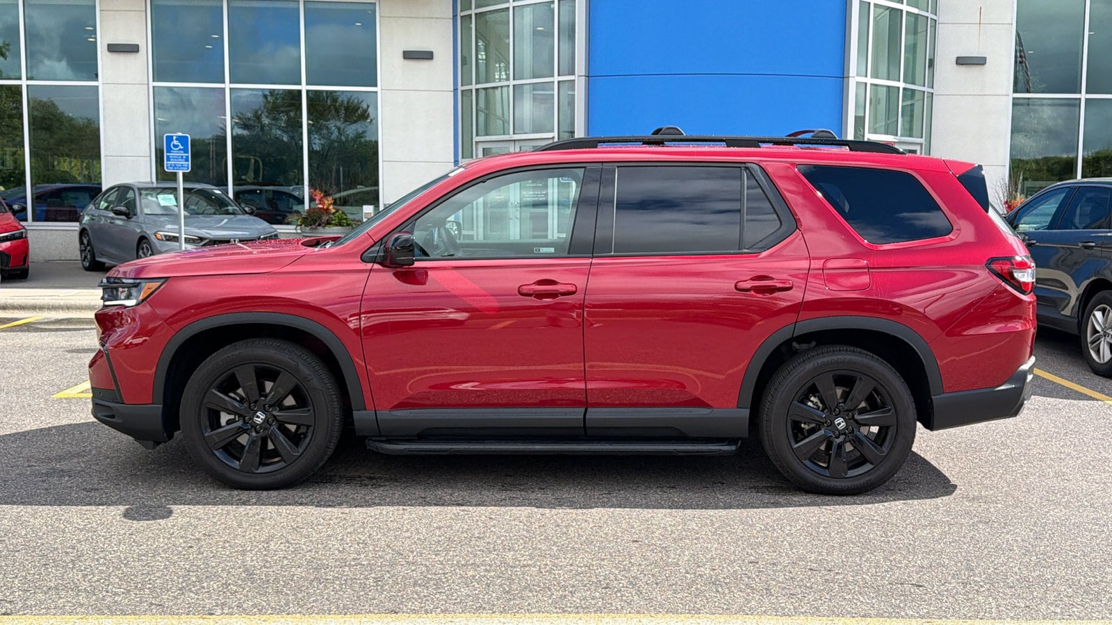 2025 Honda Pilot Black Edition - Photo 10