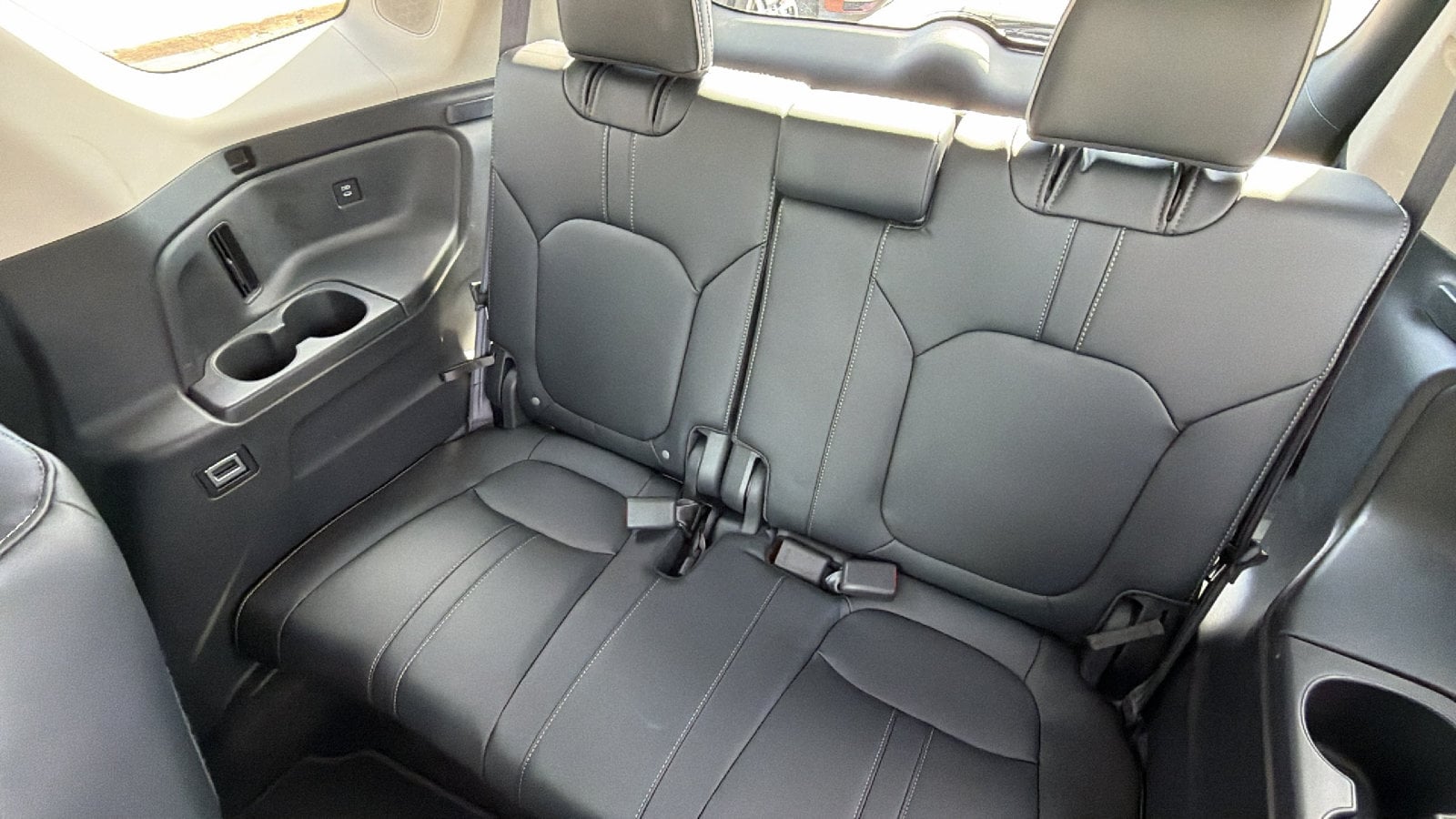 2025 Honda Pilot Elite - Photo 16