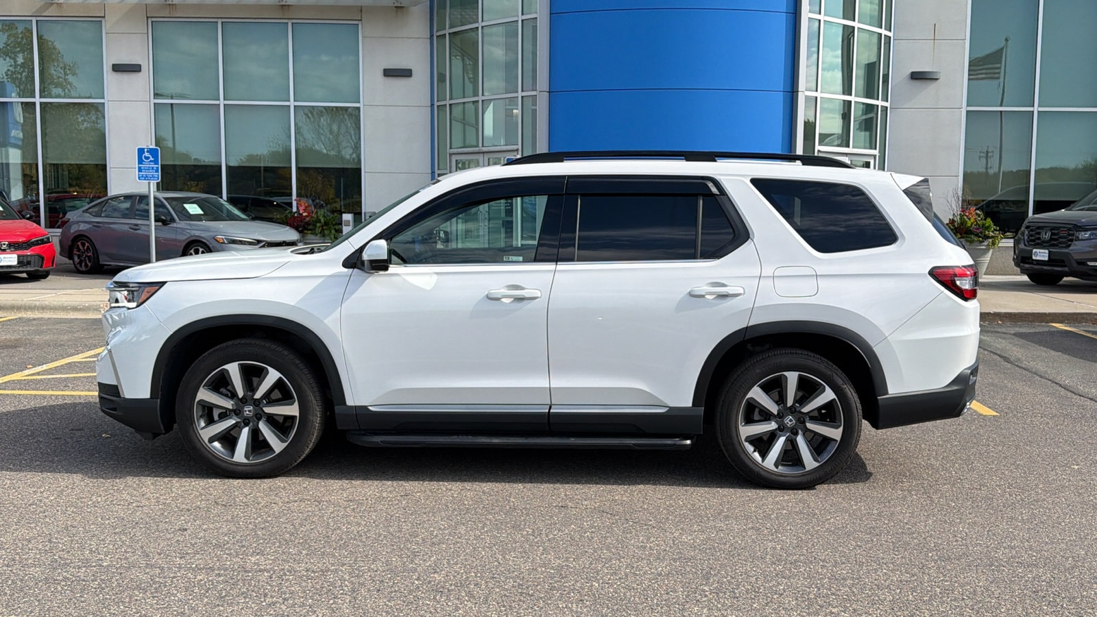 2025 Honda Pilot Elite - Photo 10