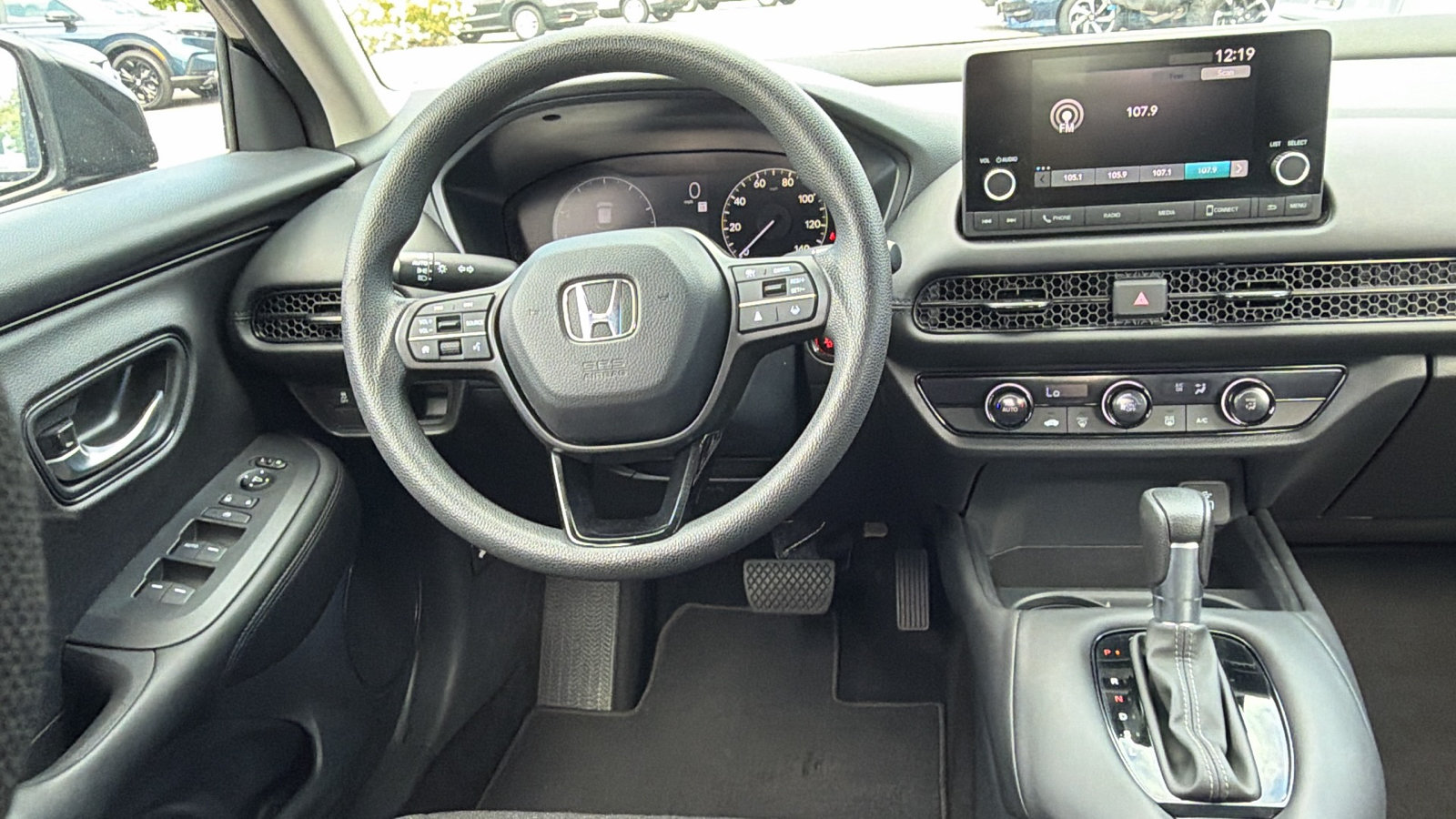 2025 Honda HR-V LX - Photo 17
