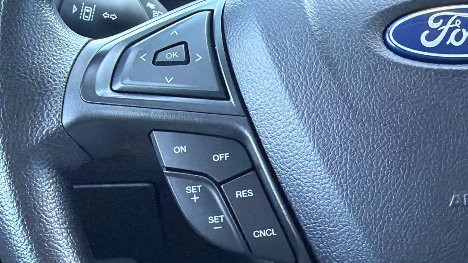 2024 Ford Edge SE - Photo 23