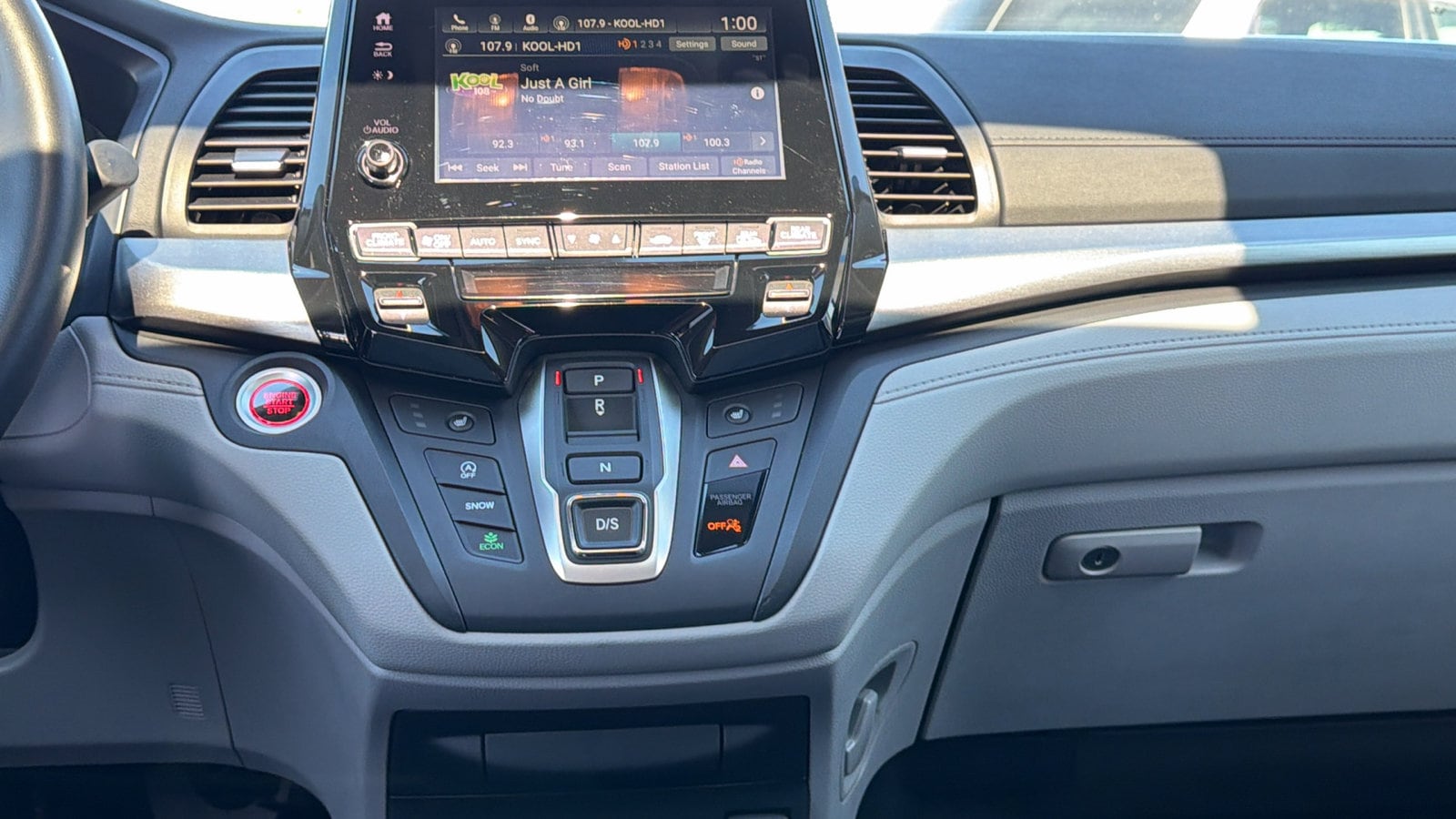 2024 Honda Odyssey EX-L - Photo 18