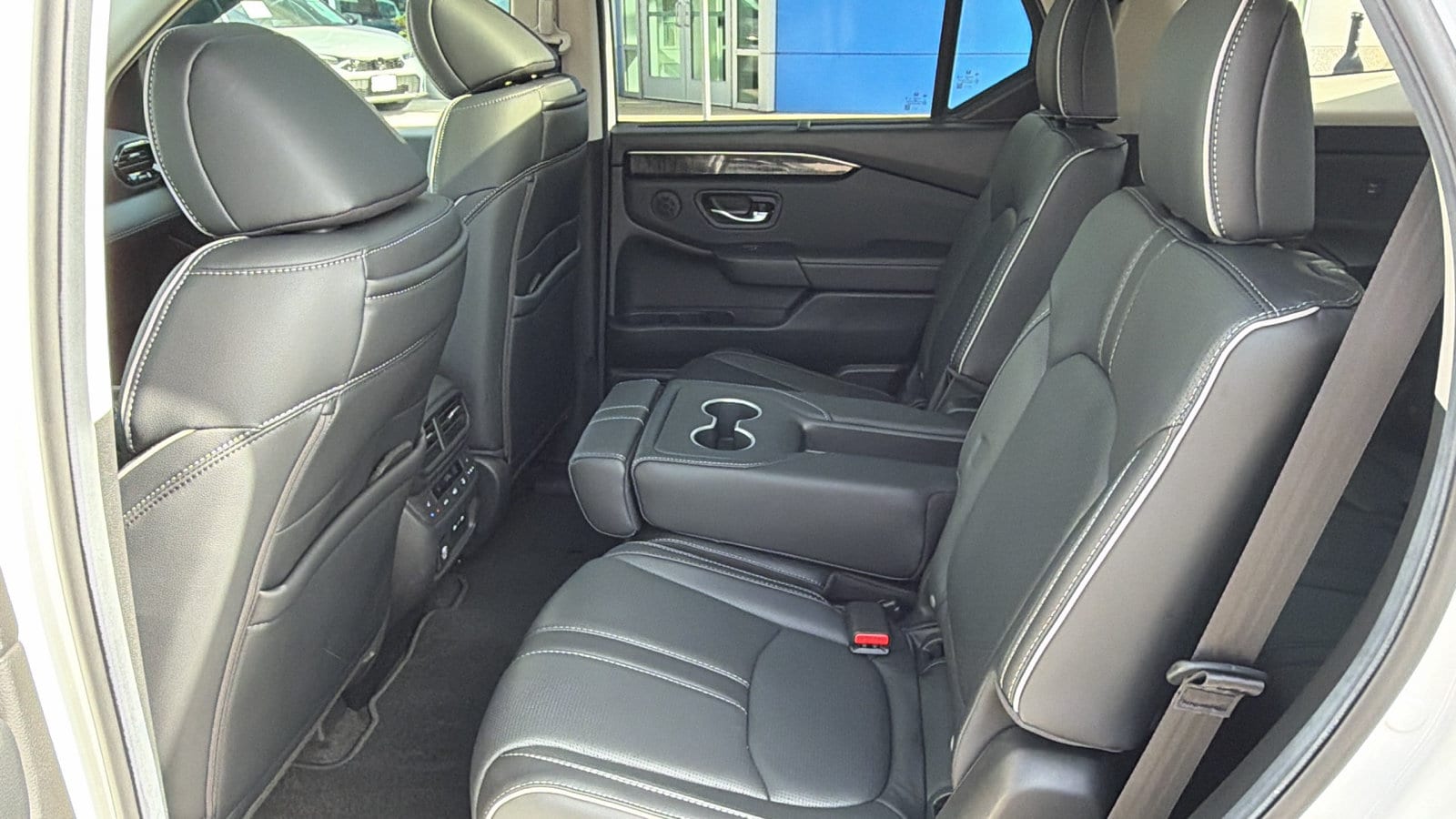 2025 Honda Pilot Elite - Photo 15