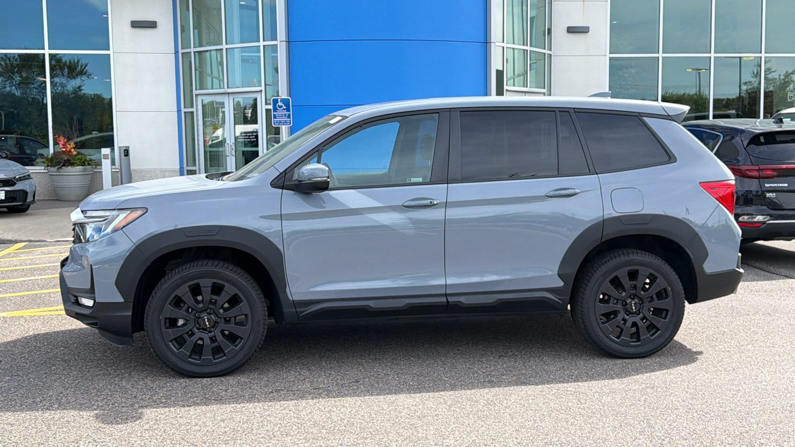 2023 Honda Passport EX-L - Photo 10