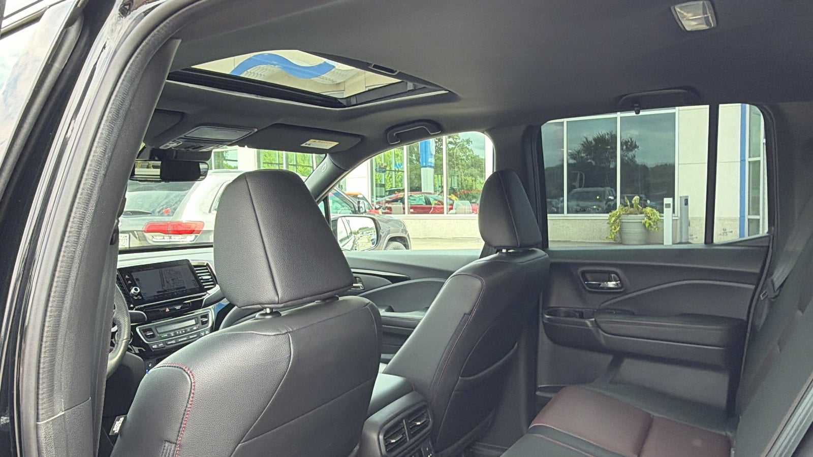 2024 Honda Ridgeline Black Edition - Photo 14