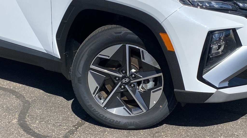 New 2025 Hyundai Tucson Plug-In Hybrid SEL SUV