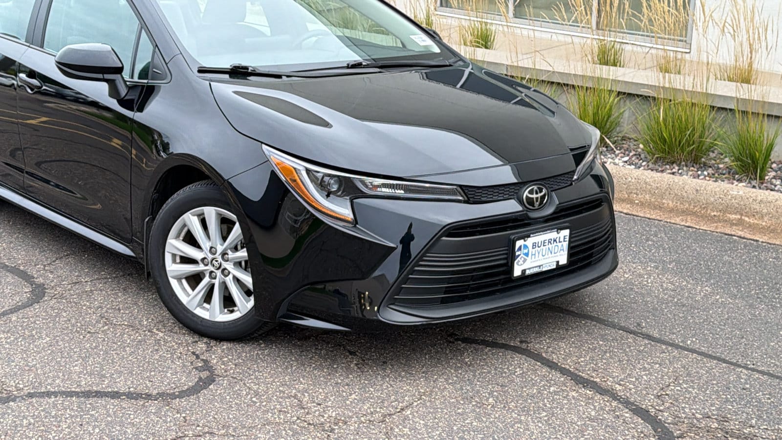 Used 2025 Toyota Corolla LE with VIN 5YFB4MDE3SP241862 for sale in Saint Paul, Minnesota