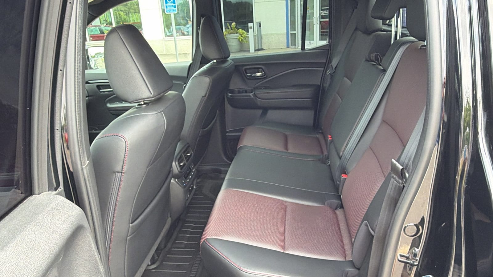 2024 Honda Ridgeline Black Edition - Photo 15