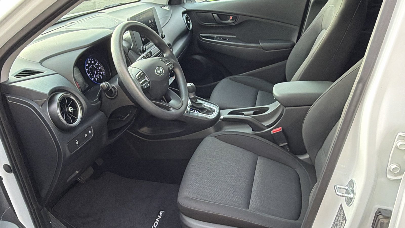 2023 Hyundai Kona SEL - Photo 10