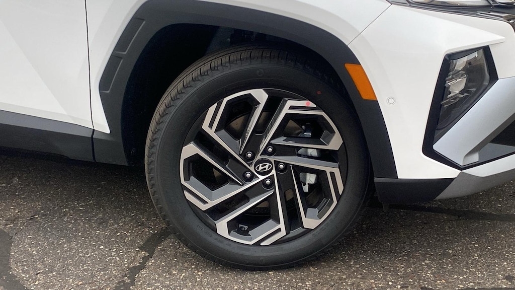 New 2026 Hyundai Tucson Limited AWD SUV