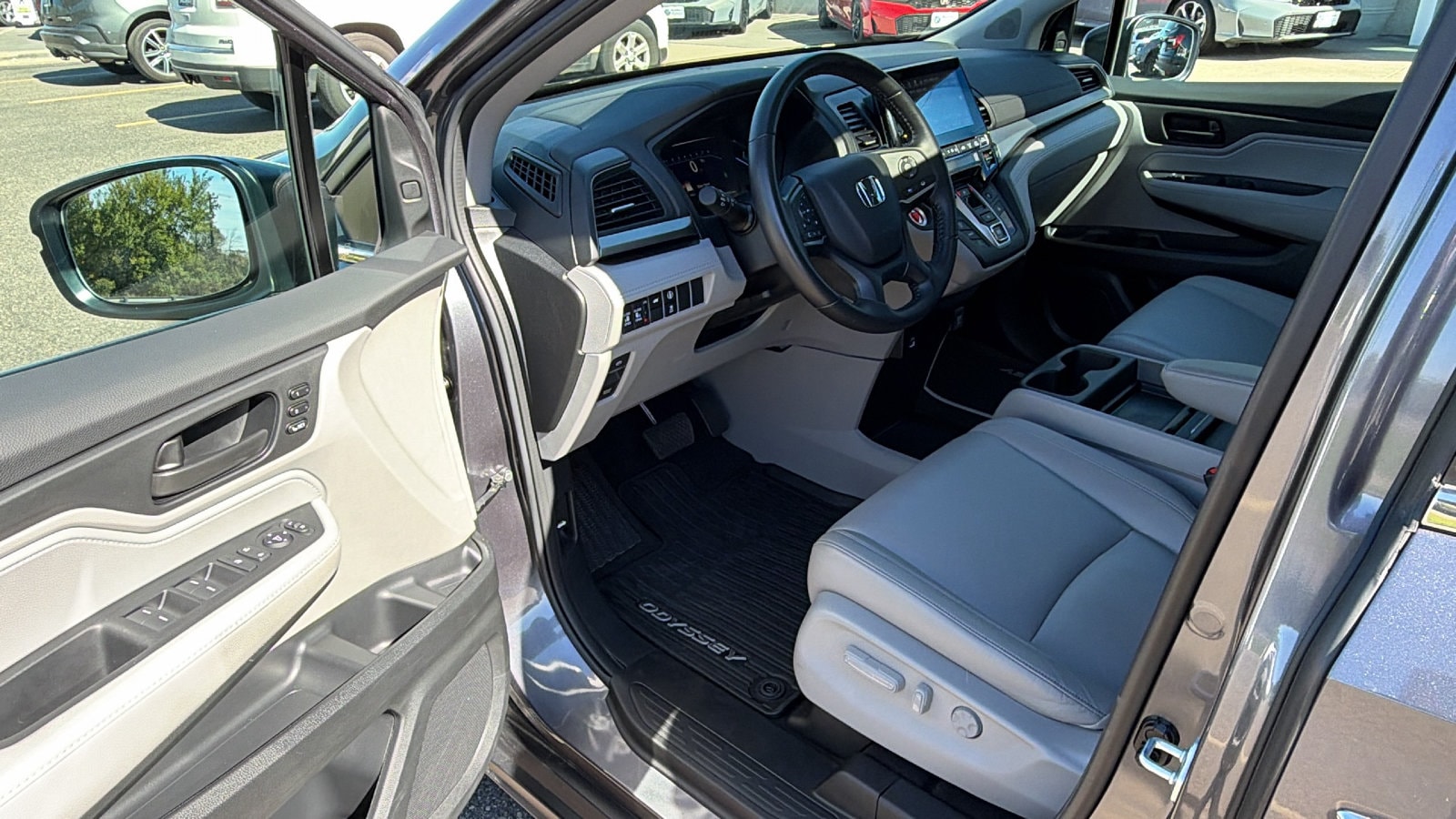 2024 Honda Odyssey EX-L - Photo 12