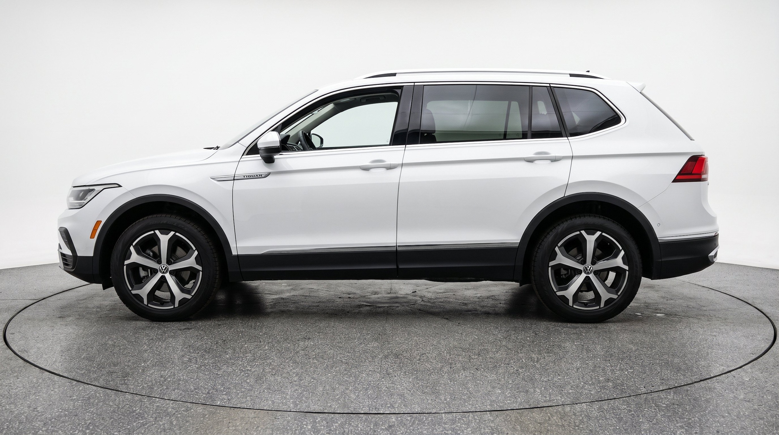 Thumbnail: 2026 Volkswagen Tiguan - 5