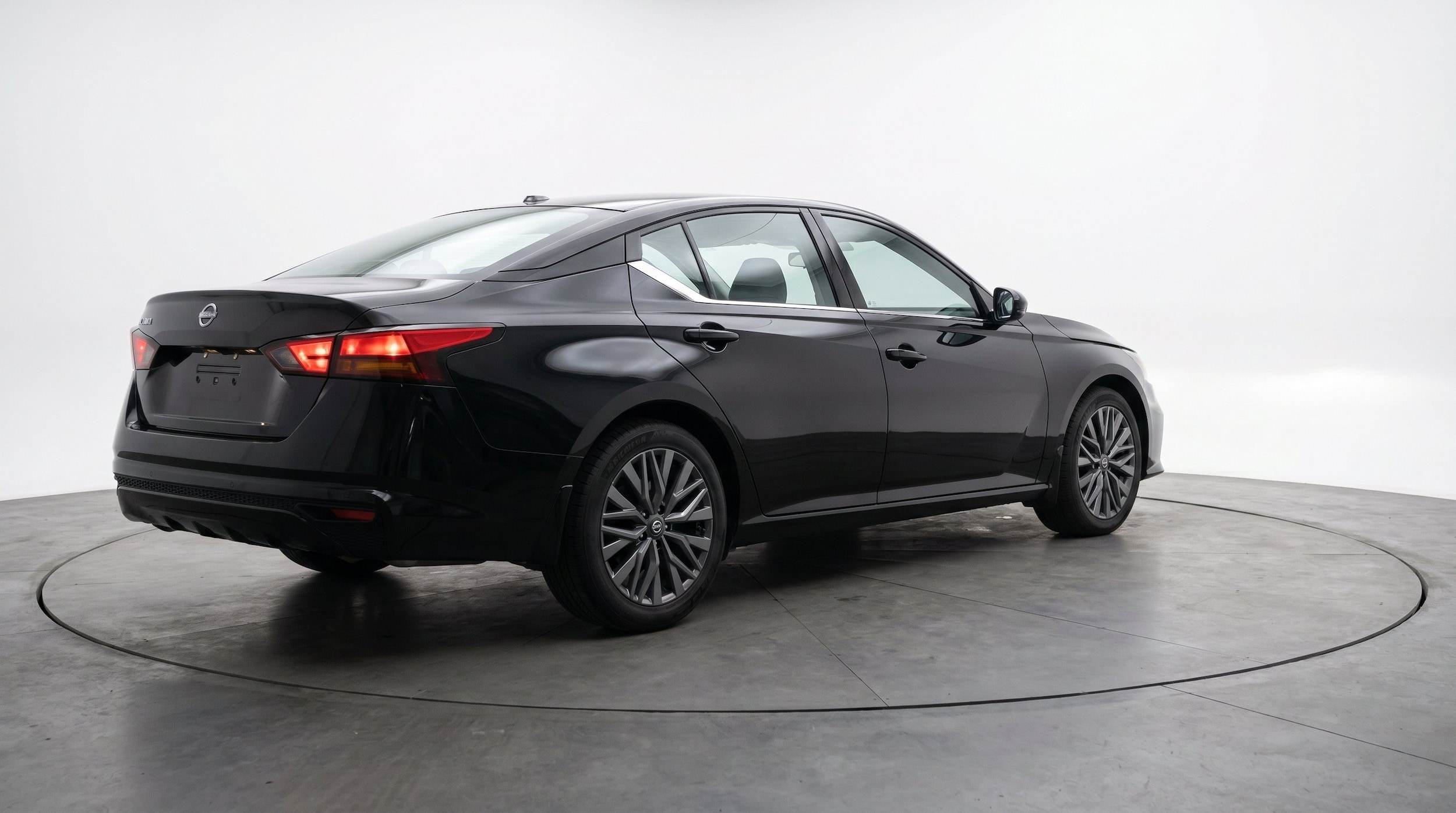 Thumbnail: 2025 Nissan Altima - 9