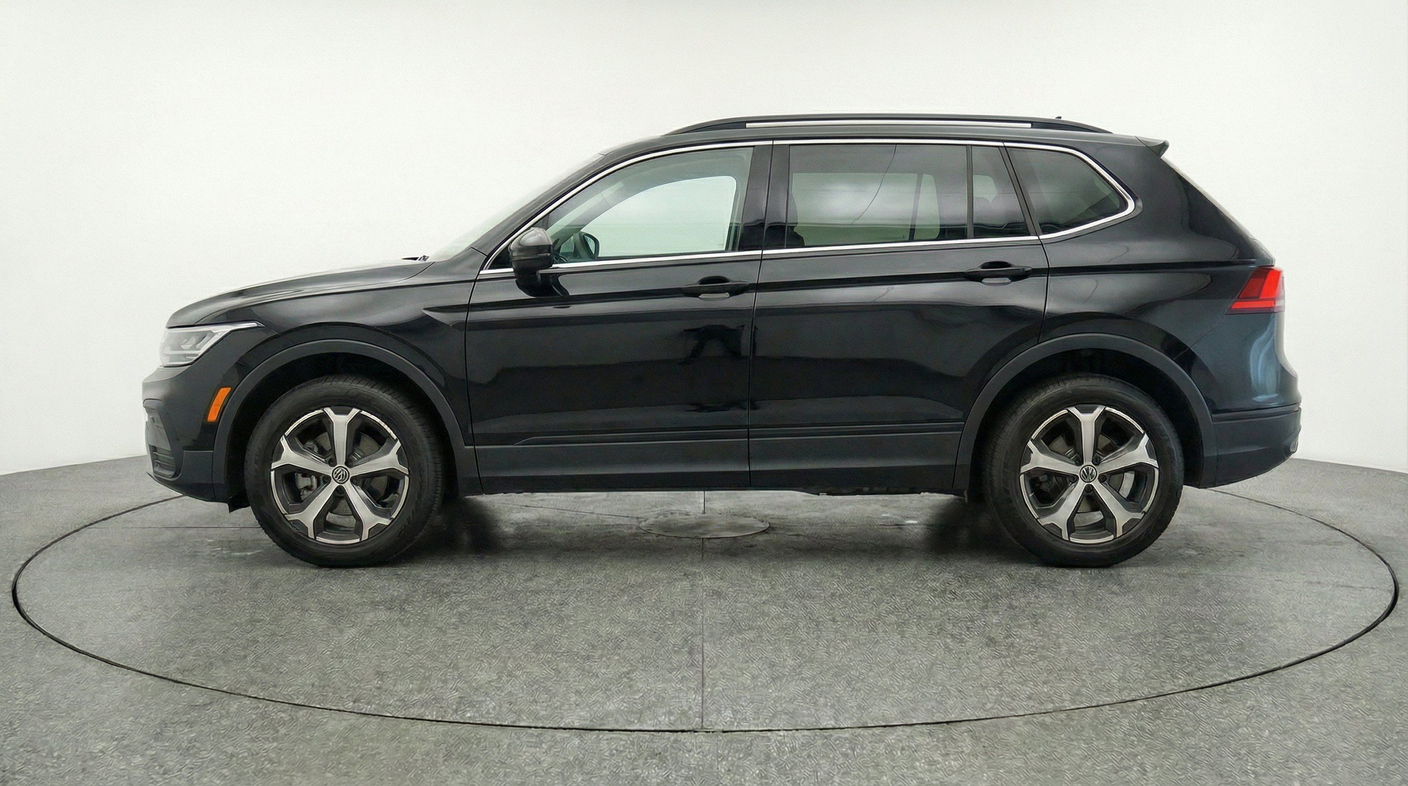 Thumbnail: 2026 Volkswagen Tiguan - 5