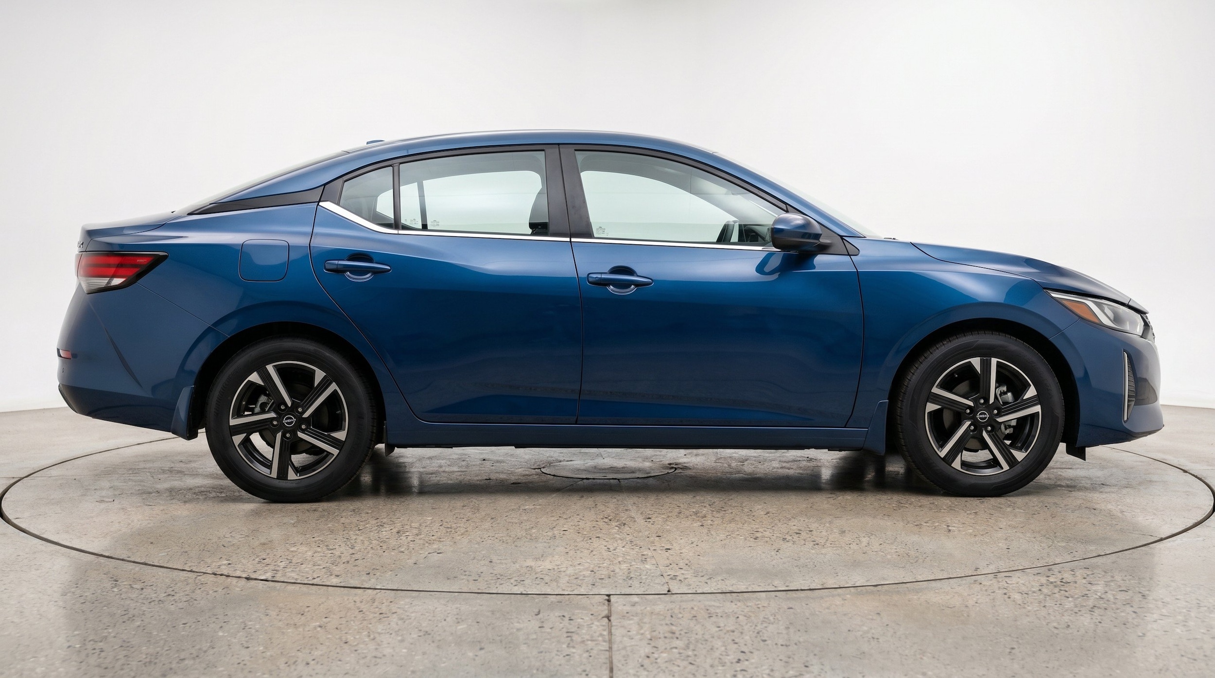 Thumbnail: 2025 Nissan Sentra - 10
