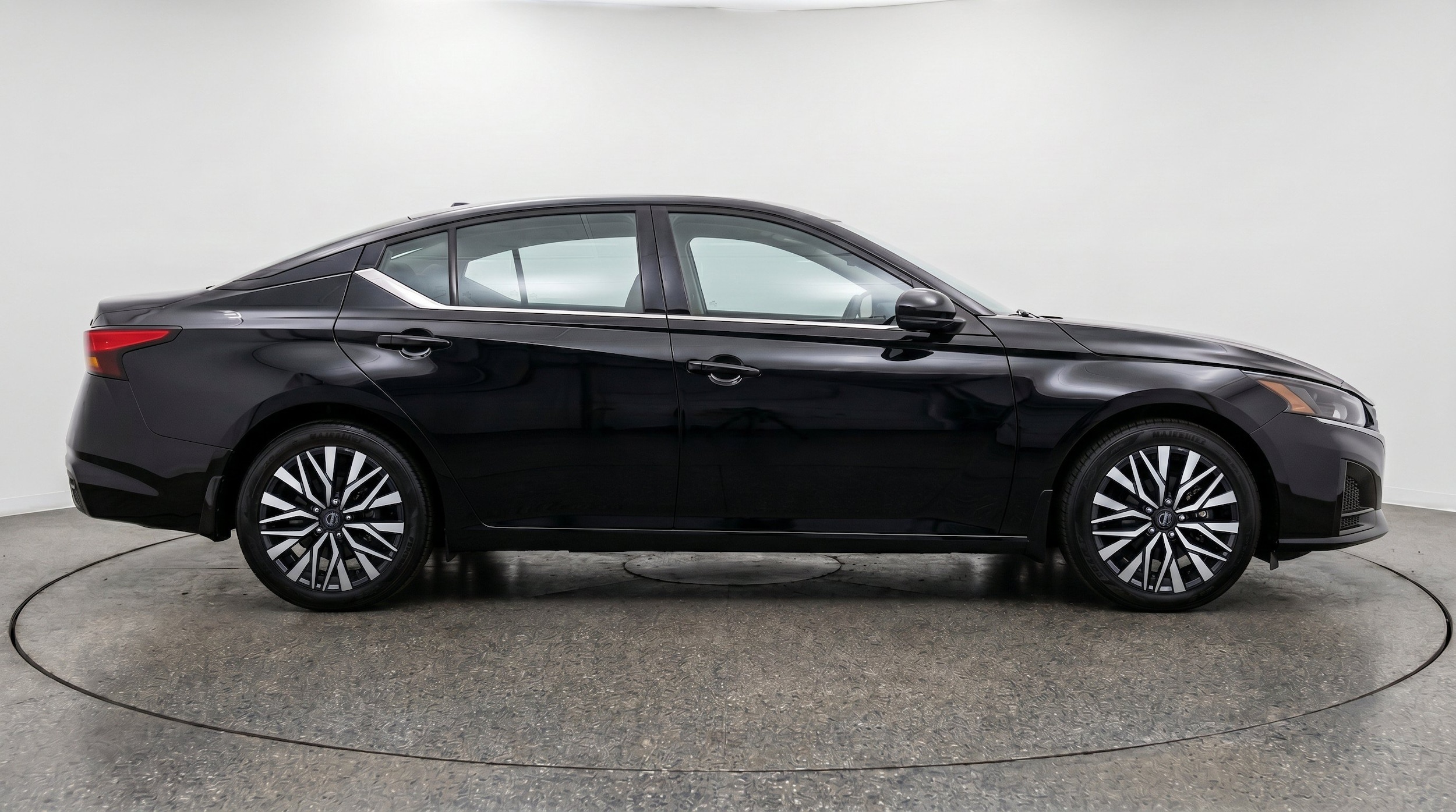 Thumbnail: 2025 Nissan Altima - 10